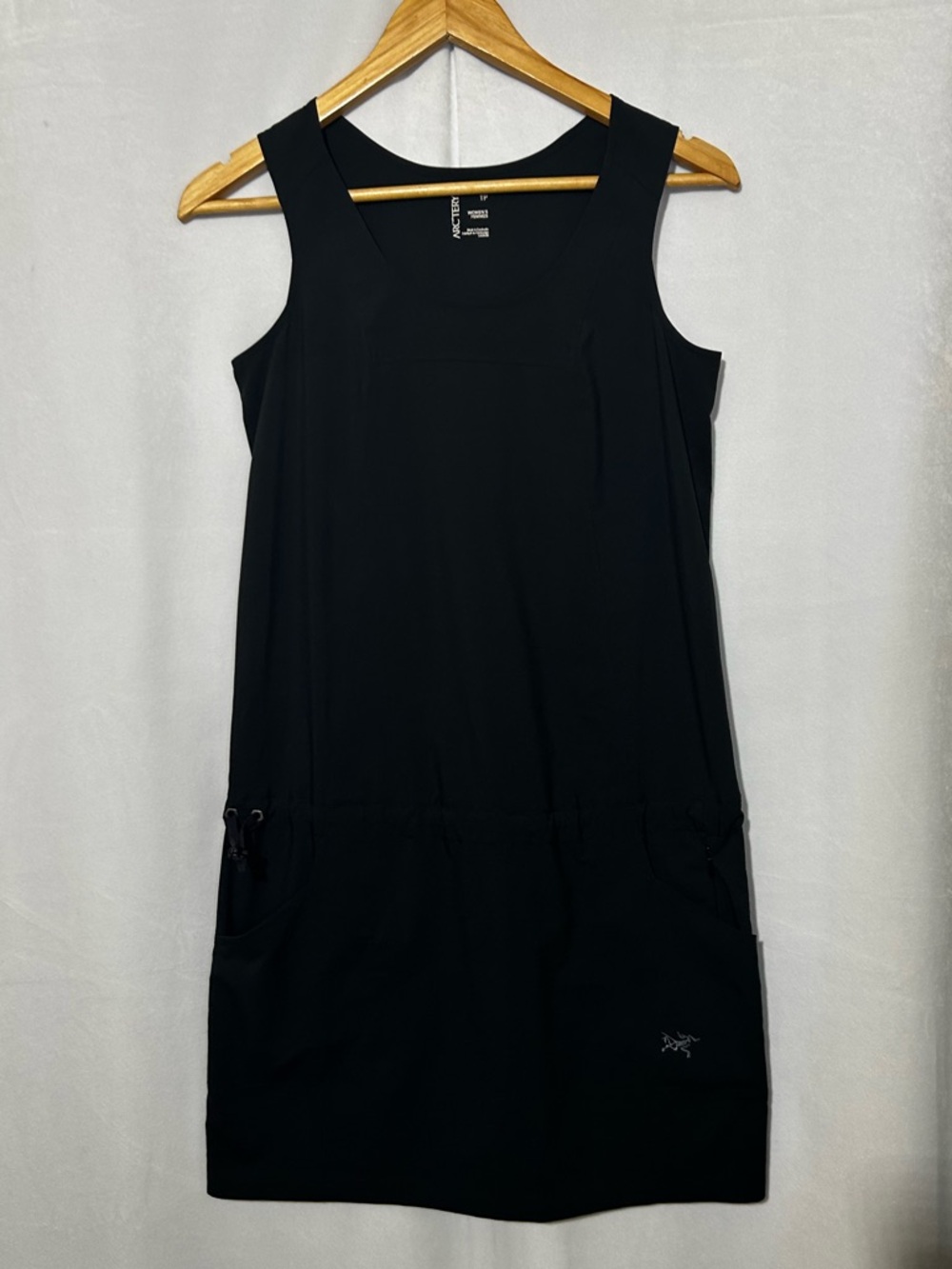 Arc’teryx Contenta Dress Black Sinched Waist - XS - Sleeveless with Pockets